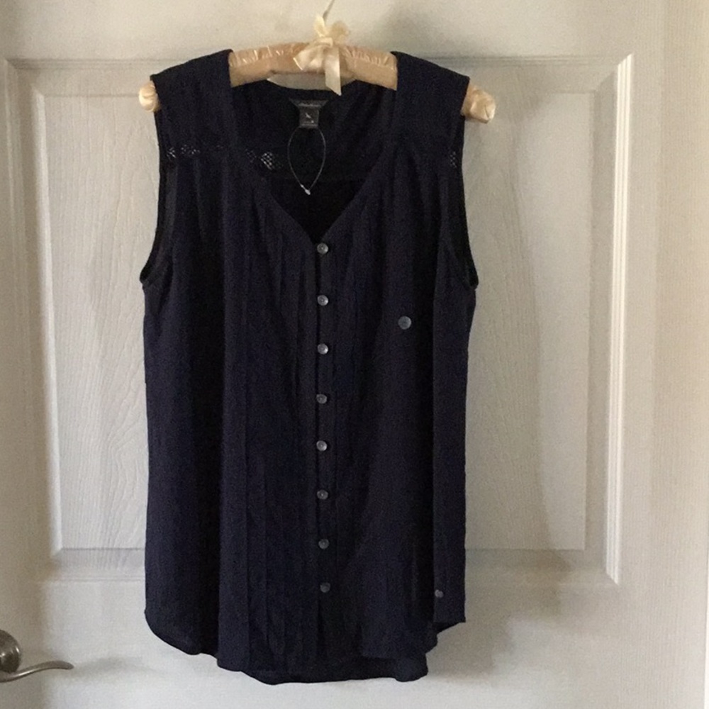Navy Eddie Bauer top, size M